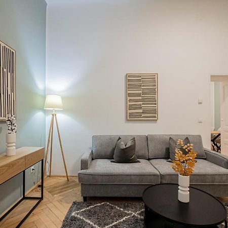 Charming Apt Perfect For 4-6 Tram, Self-Checkin Вена Экстерьер фото