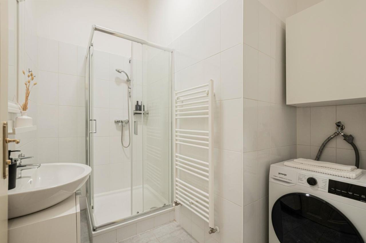 Charming Apt Perfect For 4-6 Tram, Self-Checkin Вена Экстерьер фото