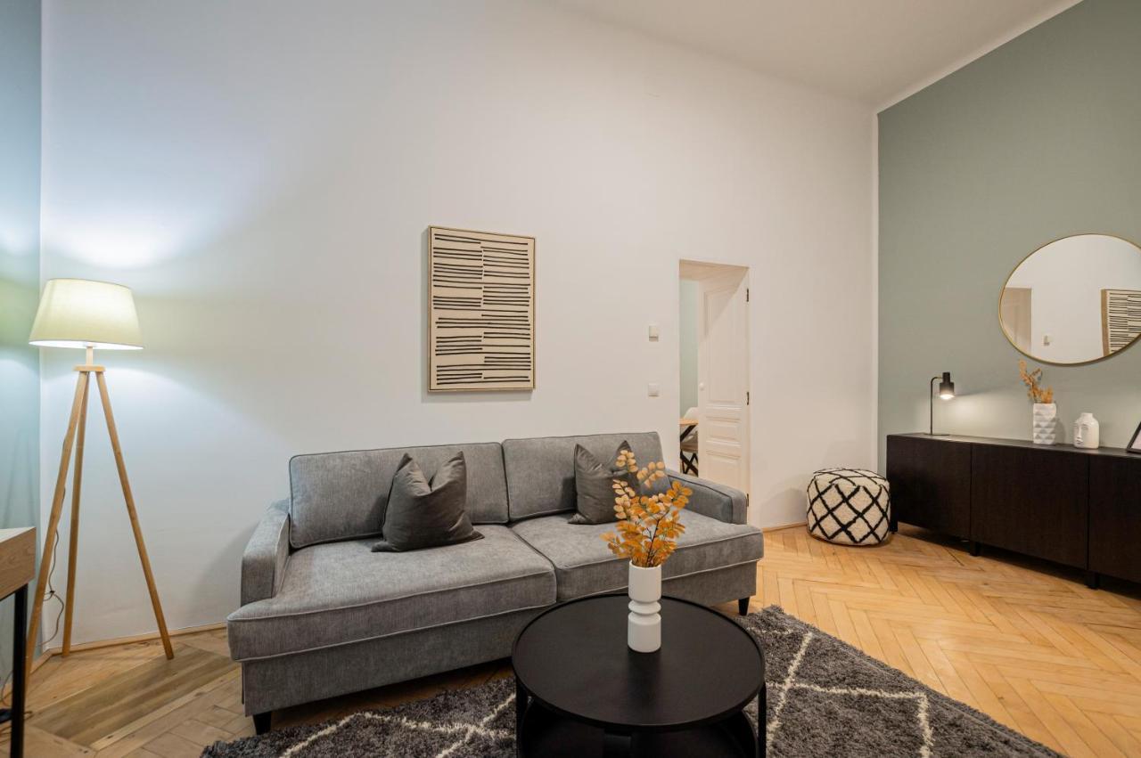Charming Apt Perfect For 4-6 Tram, Self-Checkin Вена Экстерьер фото